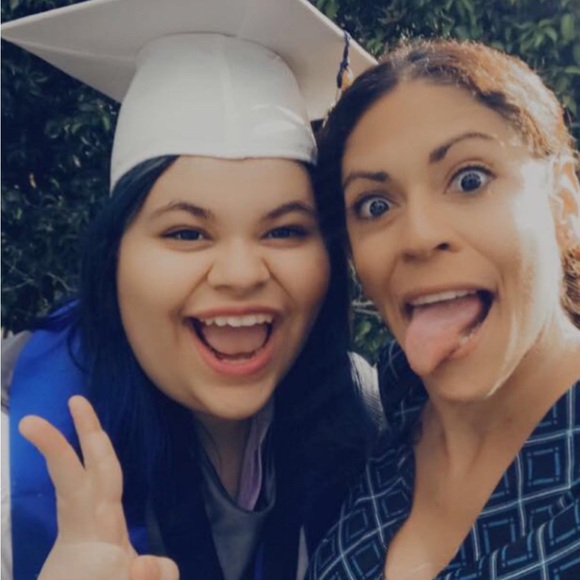 Meet your Posher, Karen and Mina - Picture 2 of 7